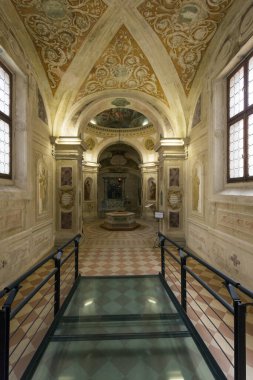 Tarihi binanın içi.