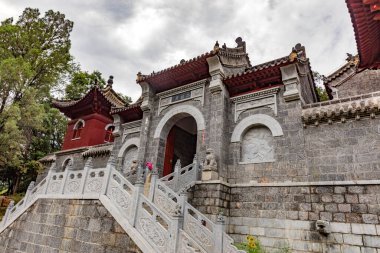 Eski geleneksel Çin tapınağı