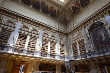 Malta 'nın büyük sarayının içinde.