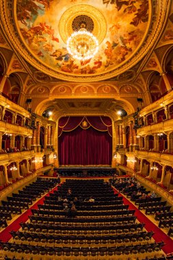 Eski konser salonunun güzel iç mekanı