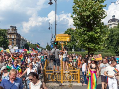 Budapeşte, Macaristan 'da LGBT geçit töreni