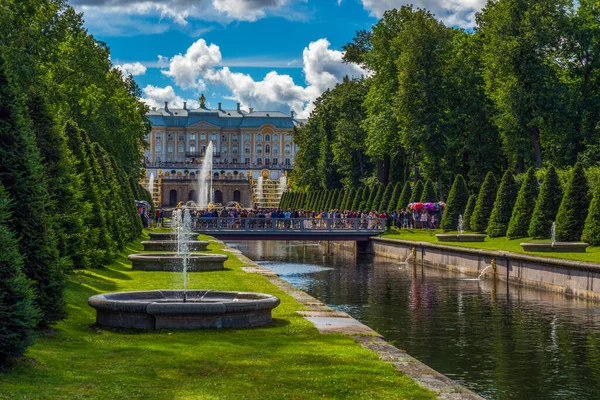 Petersburg Rusia Agosto 2018 Los Terrenos Del Palacio Peterhof Patrimonio — Foto de Stock