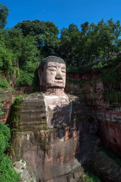Grande Estátua Buda Rocha Montanha — Fotografia de Stock