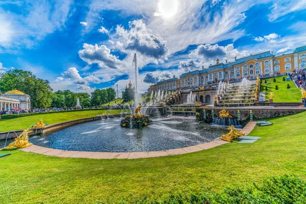 Petersburg Rusia Agosto 2018 Los Terrenos Del Palacio Peterhof Patrimonio — Foto de Stock