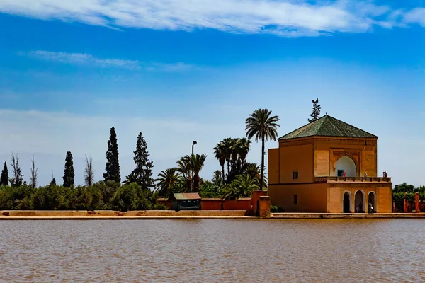 Stará Budova Břehu Řeky Maroccu — Stock fotografie