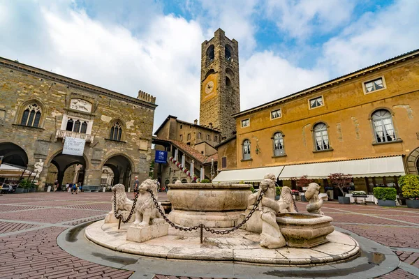 Bergamo Luglio 2018 Bella Vecchia Fontana Contarini Piazza Vecchia Bergamo — Foto Stock