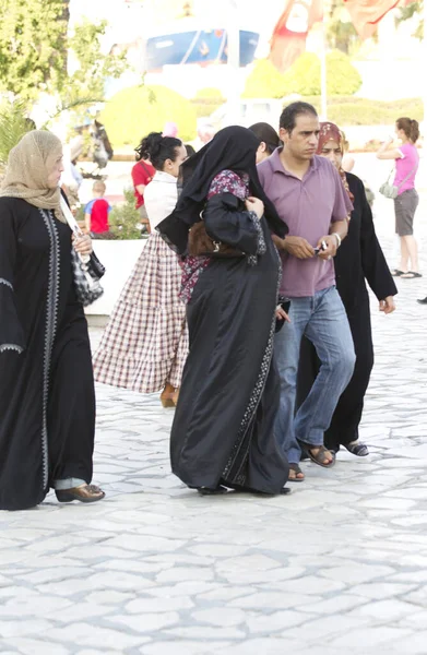 Üniversite Sanatında Çalışan Bir Grup Insan — Stok fotoğraf