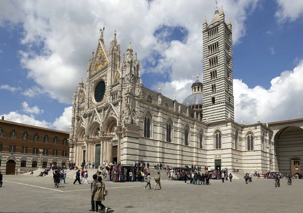 イタリアのシエナ大聖堂の眺め — ストック写真