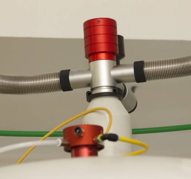 Laboratuvardaki ekipman analiz ediliyor