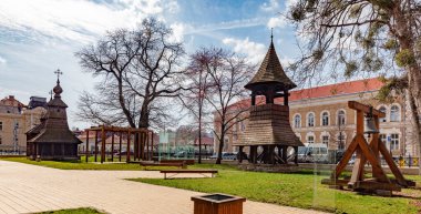 Slovakya 'nın Kosice kentindeki eski kilisenin manzarası