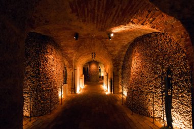 Yeraltı mağarasında müzenin içi