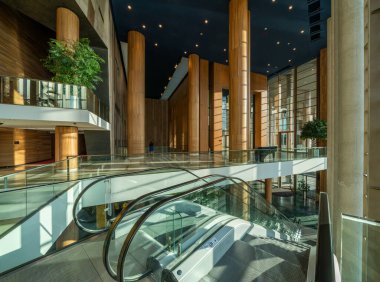 Avrupa kentindeki modern binanın içi