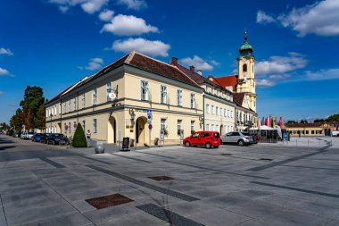 Varşova, Polonya 'daki eski belediye binasının manzarası