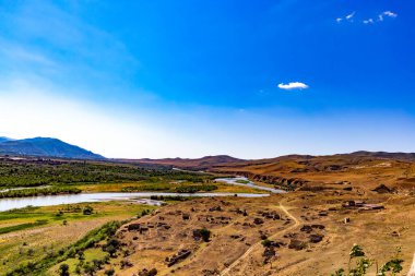 Gori yakınlarındaki Kura Vadisi, Gürcistan