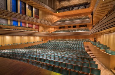 Eski tarihi konser salonunun içi