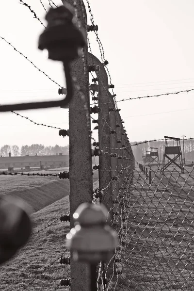 Prikkeldraad Het Dak Van Het Gebouw — Stockfoto