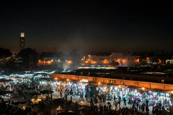 モロッコのマラケシュ 2017年12月25日 マラケシュ中心部のアミン市場広場Jemaa Fna広場 — ストック写真