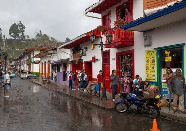 Salento Colombia 2015年10月25日 サレントの路上で未確認の人々 サレント Salento コロンビアのゾナ カフェテリア Zona Cafetera — ストック写真