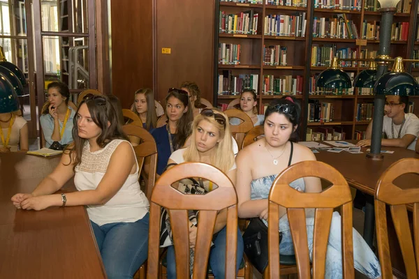 Budapest Hungria Setembro 2015 Estudantes Professores Não Identificados Universidade Elte — Fotografia de Stock