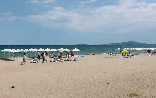 Burgas Bułgaria Lipiec 2016 Słoneczna Plaża Burgas Jest Drugim Wielkości — Zdjęcie stockowe