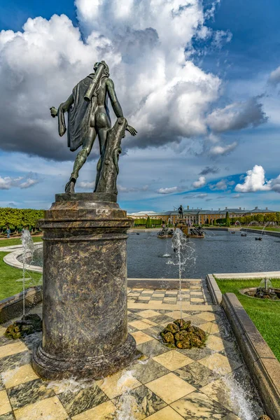 Petersburg Rusia Agosto 2018 Los Terrenos Del Palacio Peterhof Patrimonio —  Fotos de Stock