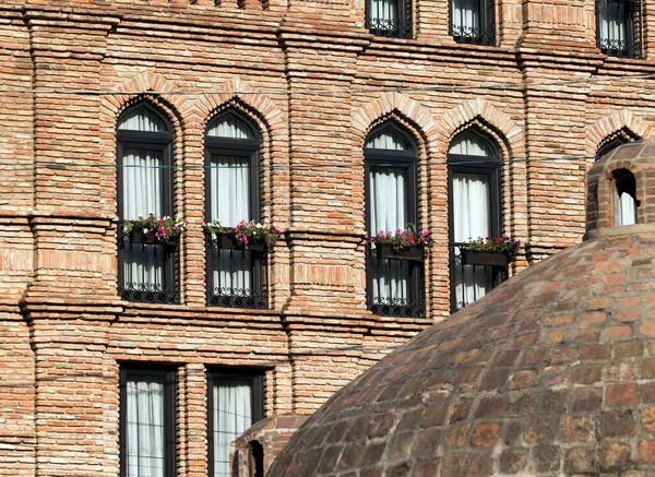 Old Brick Building Windows — Stock Photo, Image