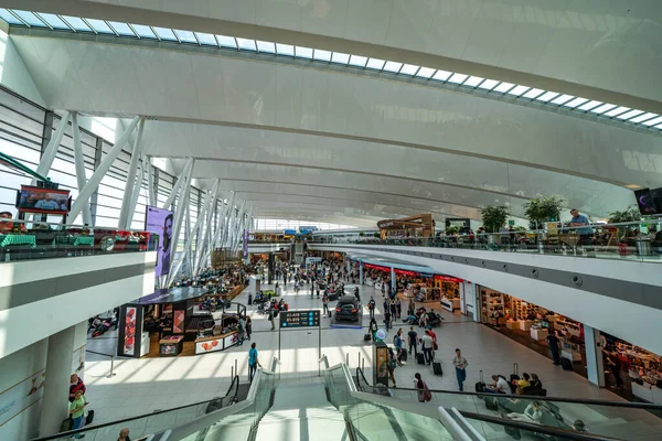 Interior Modern Airport People — Stock Photo, Image