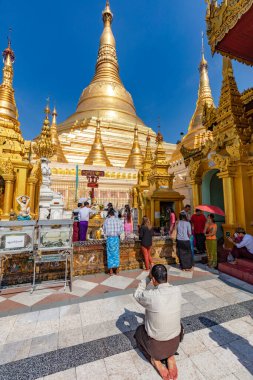 Şu Doi Suthep, Tayland 'ın en ünlü simgesi.