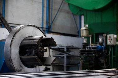 Fabrikadaki endüstriyel makine