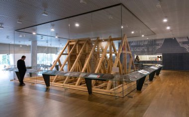 WARsaw, POLAND - 21 Eylül 2015 'te Polonya Yahudileri Tarihi Müzesi' nin (POLIN) bir parçası. Sergi 28 Ekim 2014 tarihinde açıldı..