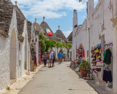 Tipik Alberobello Caddesi, İtalya