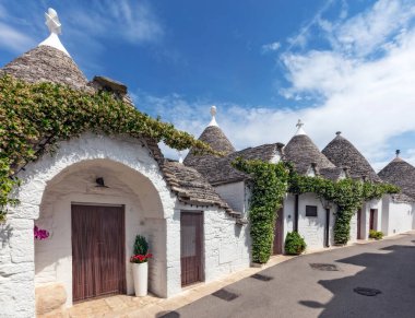 Alberobello, Apulia, İtalya 'daki Trulli evleri