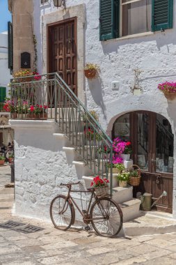 Puglia 'daki Ostuni şehri, İtalya' nın güneyi.