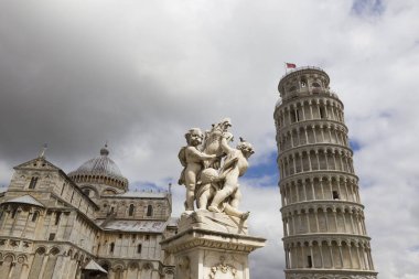 Eğik Pisa Kulesi, İtalya