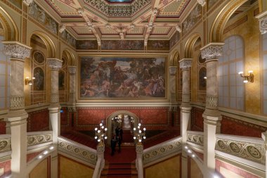 BUDAPEST, HUNGARY 8 Nisan 2018: Budapeşte 'nin Tuna' nın doğu kıyısındaki ikinci büyük konser salonu Vigado Konser Salonu 'nun içi. 