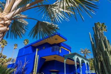 Avrupa şehrindeki modern bina