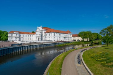 Varşova, Polonya 'daki tarihi binanın manzarası