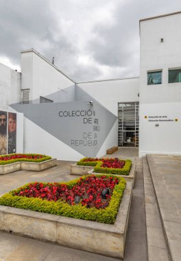 BOGOTA, COLOMBIA - 22 Ekim 2015: Cumhuriyet Bankası 'na ait Botero Müzesi Binası.