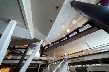 Modern binanın içi