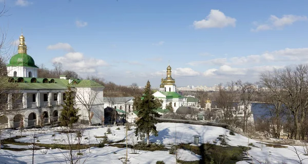 Вид Старинную Церковь Городе — стоковое фото