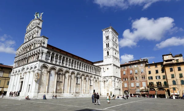 イタリアのフィレンツェにある有名なピアッツァ ミラコリの眺め — ストック写真