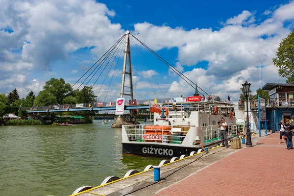 Boot Ufer Des Flusses — Stockfoto