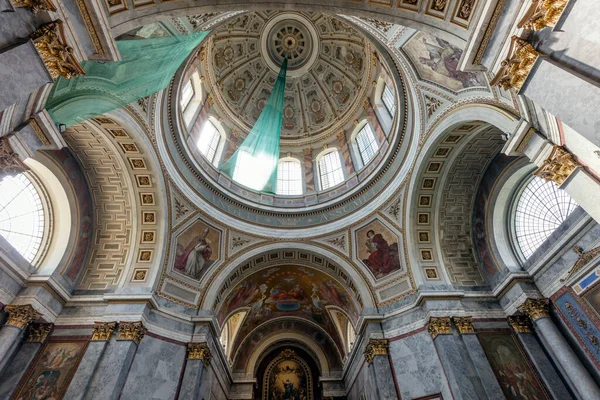 Interior Cathedral George Vatican — стоковое фото