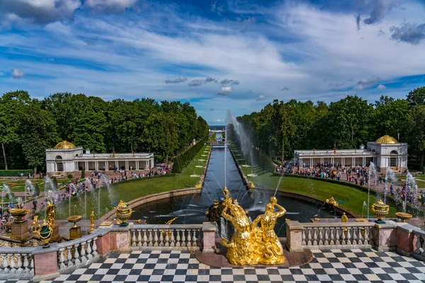 Petersburg Rusia Agosto 2018 Los Terrenos Del Palacio Peterhof Patrimonio — Foto de Stock