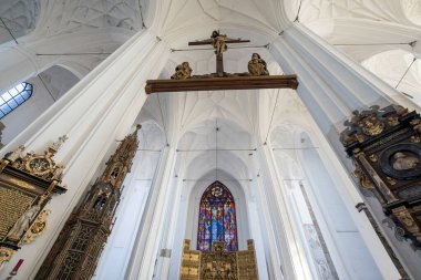 GDANSK, POLAND - 20 Eylül 2015: Polonya 'nın Gdansk kentindeki Roma Katolik Kilisesi ve şu anda dünyanın en büyük tuğla kilisesidir..