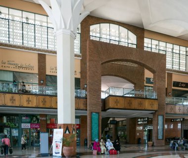 Geleneksel Orta Doğu tarzında modern bina