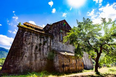 SANAHIN, ARMENIA - 19 Temmuz 2015: GAZ-69, 1953 ve 1955 yılları arasında GAZ (Gorkovsky Avtomobilnyi Zavod, Gorky Otomobil Fabrikası) tarafından üretilen dört çekişli hafif kamyon..
