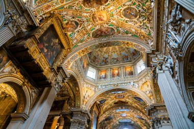 Güzel tarihi binanın içi.