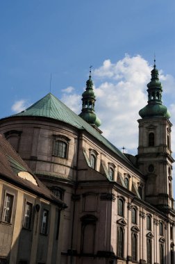 Prag 'daki tarihi binanın manzarası