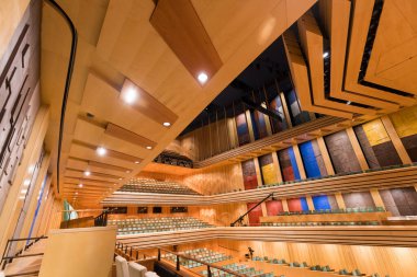 Tarihi binadaki konser salonu.